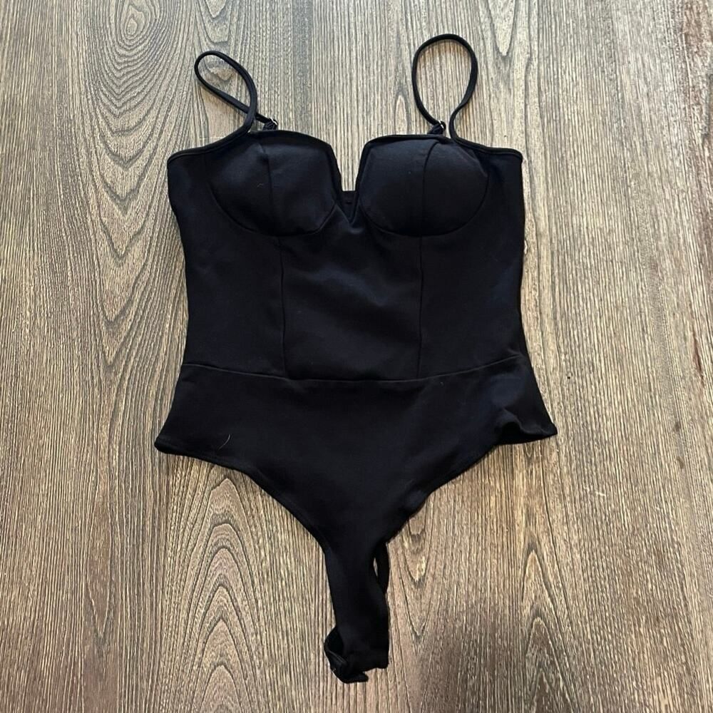 NWOT Guess Los Angeles Black Corset Bodysuit V-Underwire Spaghetti Straps Sz M
